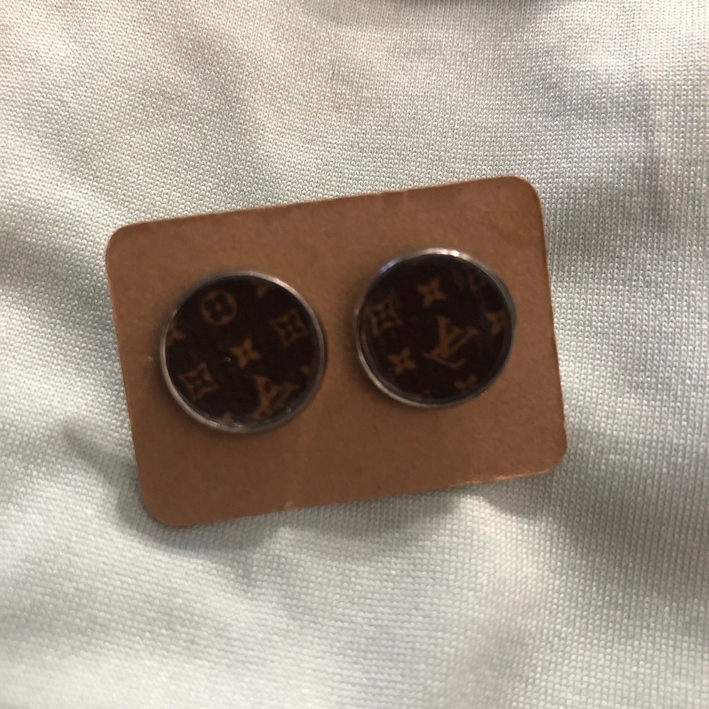 Monogram Pattern Round Stud Earrings in Brown